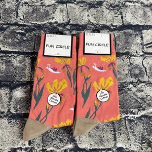 Fun Circle Women's Shoe Sz 5-10 Socks 2 Pair of floral Socks